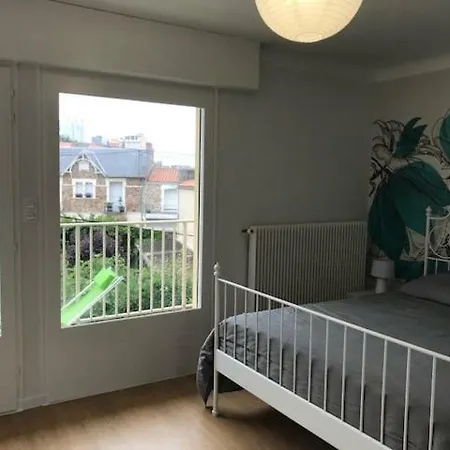 T4 Arago Apartament *